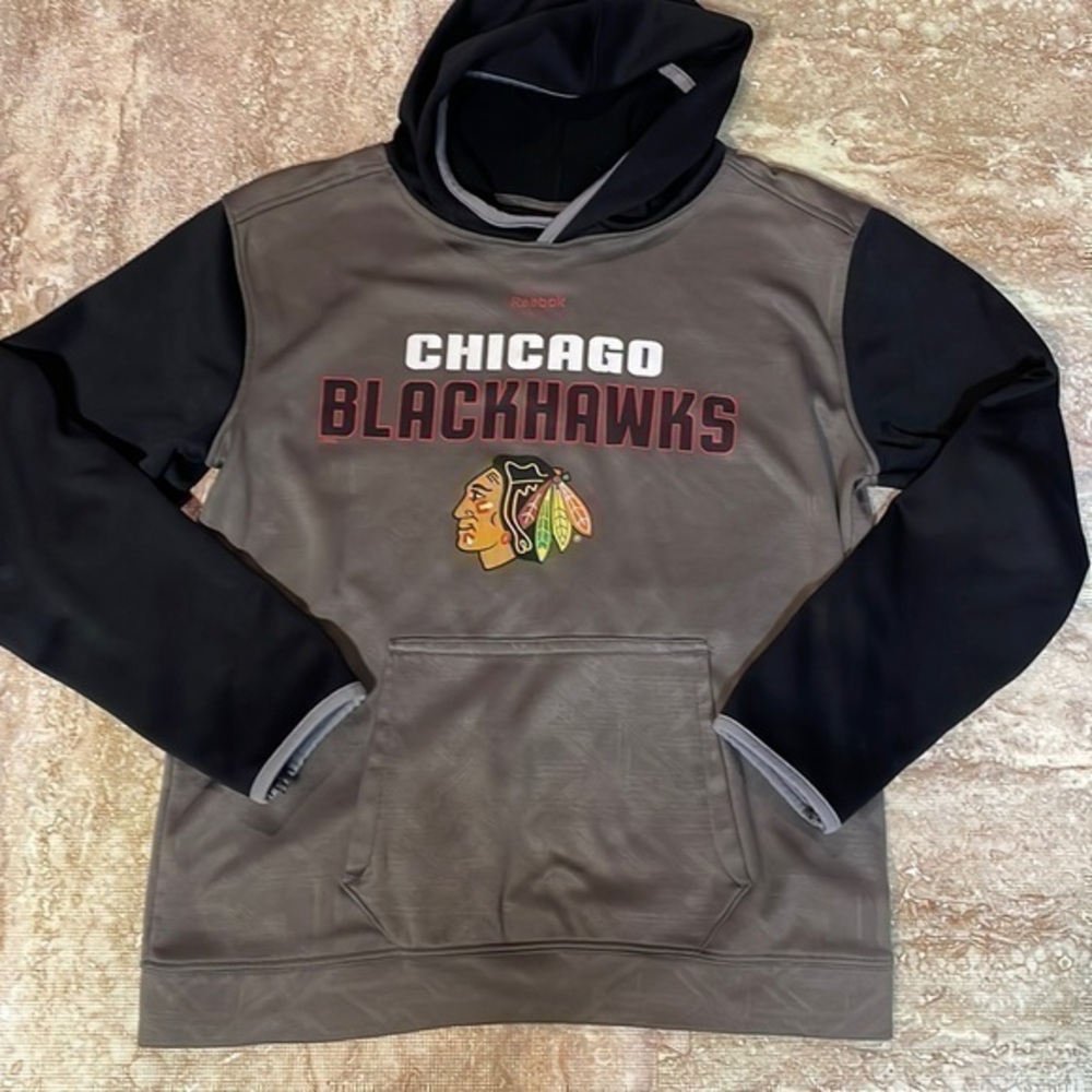 Reebok NHL Chicago, Blackhawks youth hoodie. Size L. 14-16
